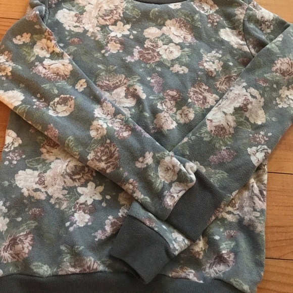 Ardene floral sweater - Picture 2 of 3